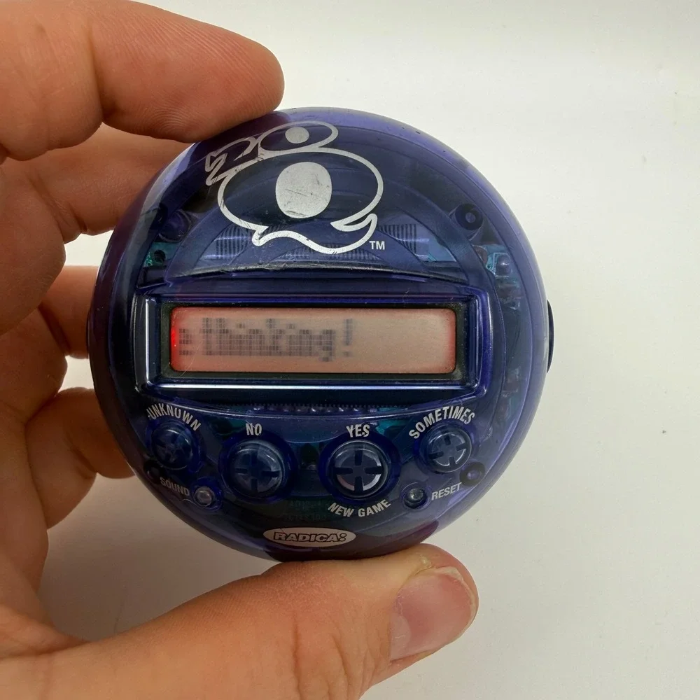 Radica‎ 20Q 20 Questions Electronic Handheld Game 2005 Tested Works